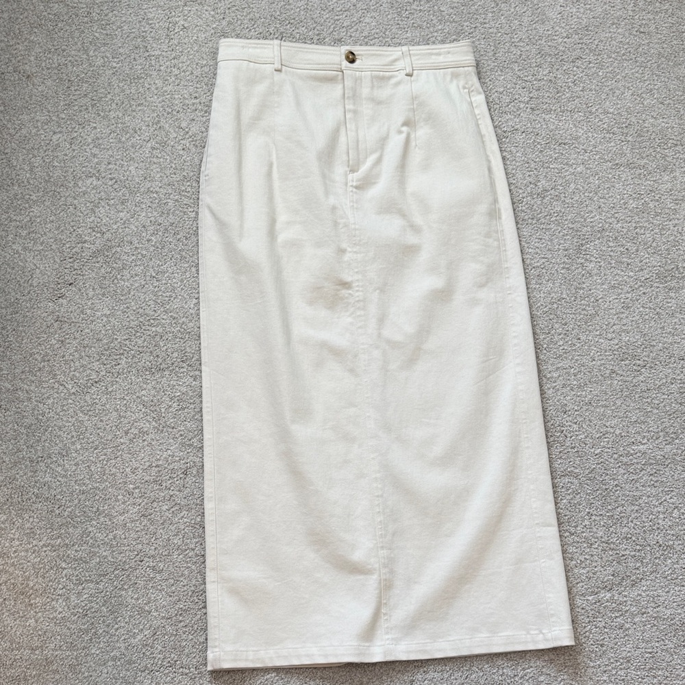 Chic ivory maxi Skirt